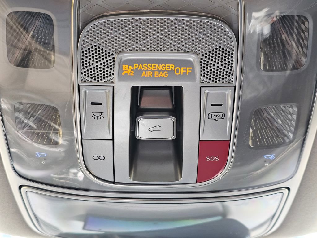 Certified 2022 Genesis GV80 3.5T Prestige Signature AWD/4WD image 18