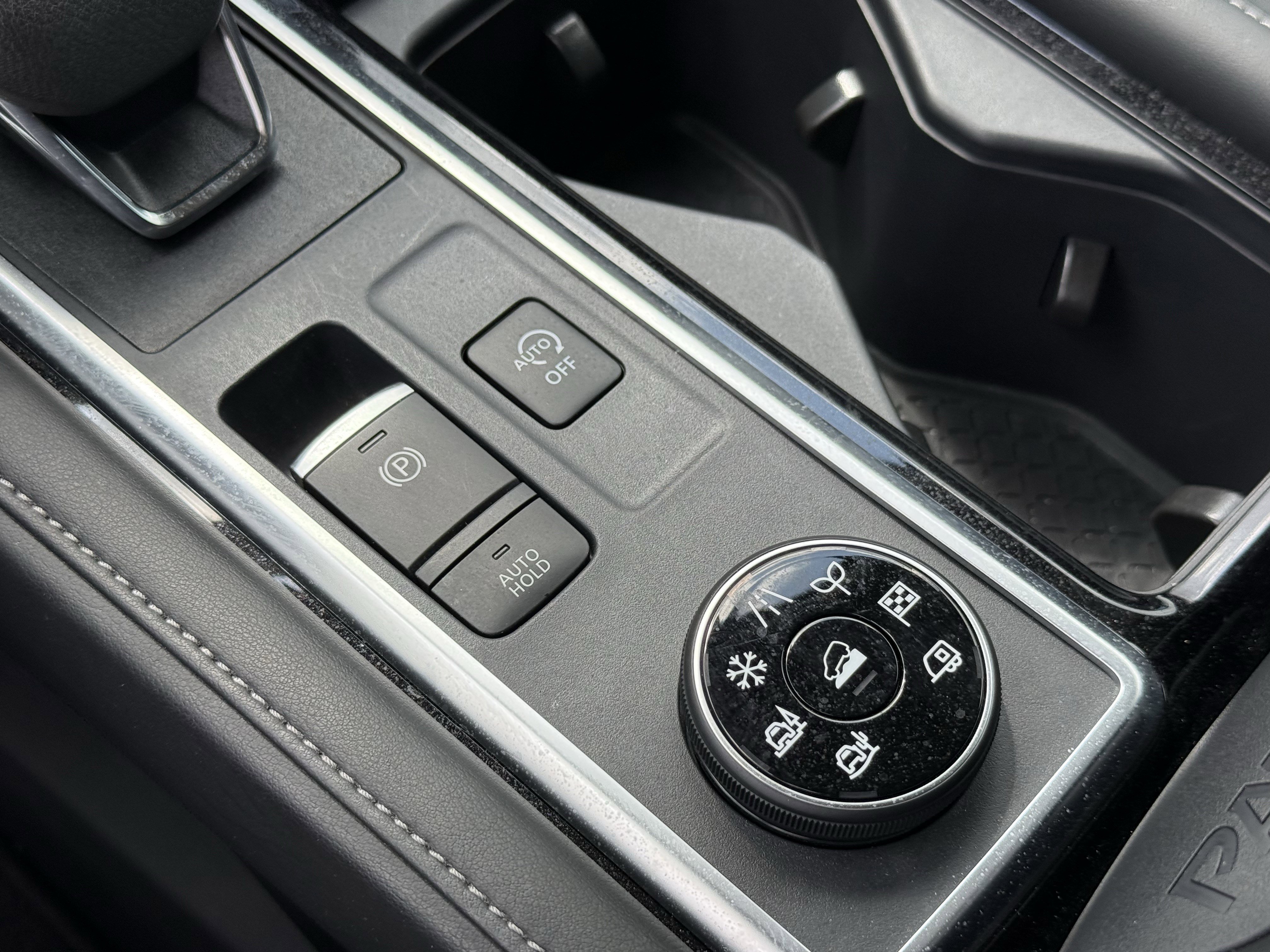 Used 2024 Nissan Pathfinder SL AWD/4WD image 20