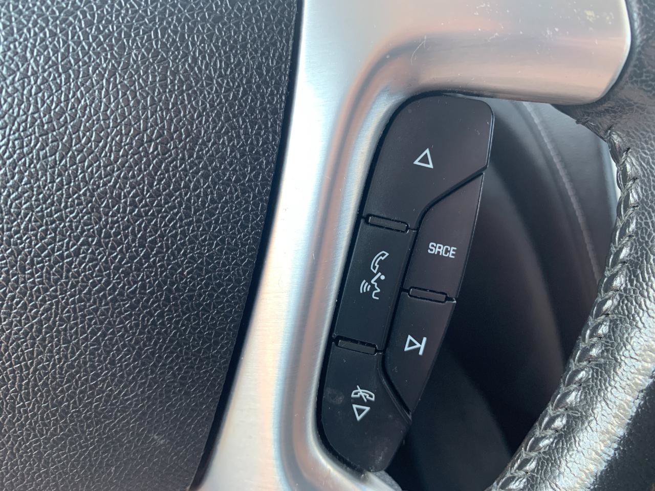 Used 2013 GMC Acadia SLT FWD image 17