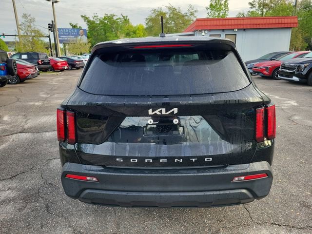 Used 2022 Kia Sorento LX image 8