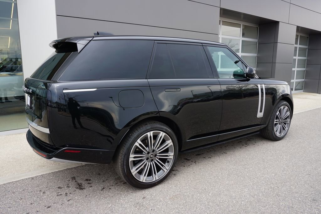 New 2025 Land Rover Range Rover Autobiography image 4