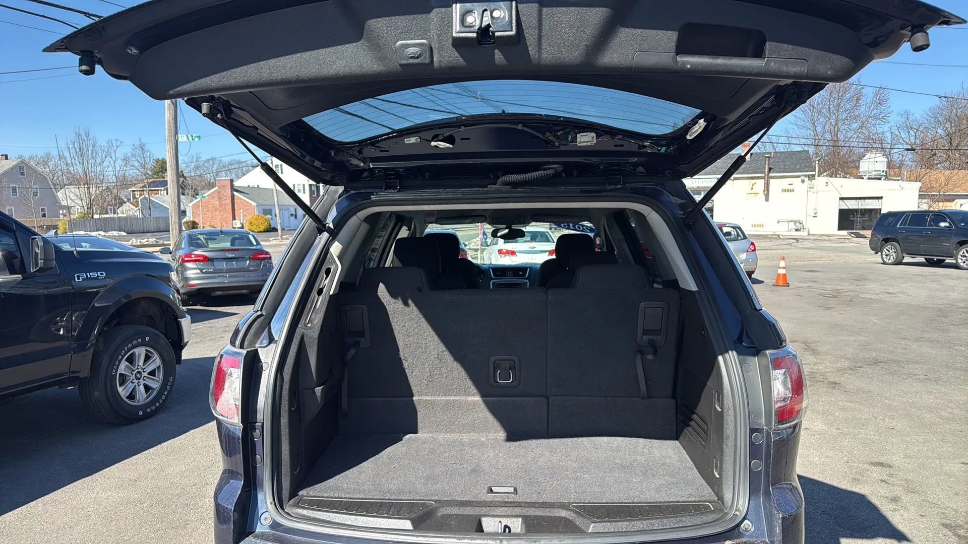 Used 2015 GMC Acadia SLE AWD/4WD image 7