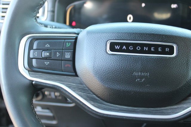 Used 2024 Jeep Wagoneer L Series II AWD/4WD image 27