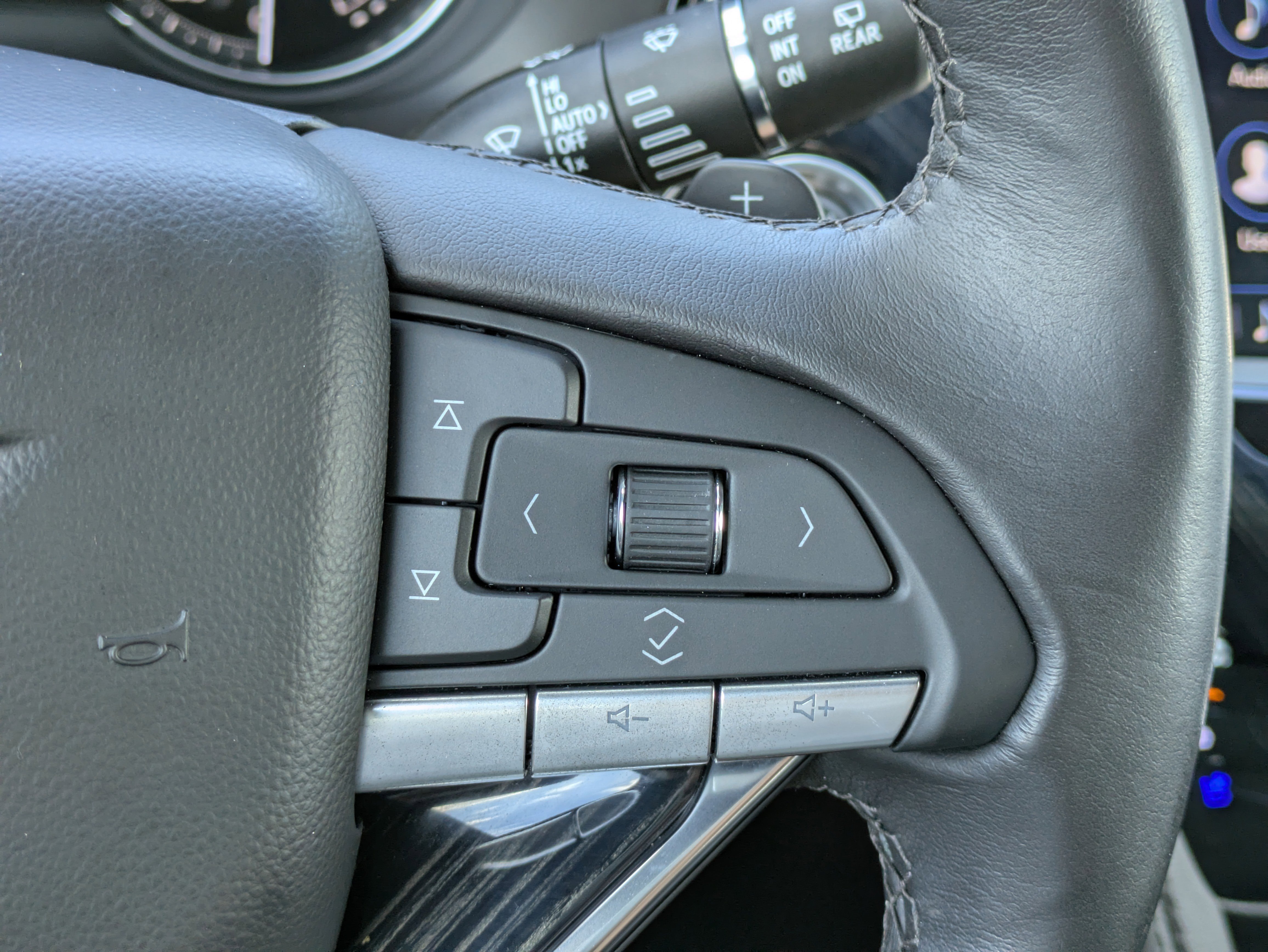 Certified 2024 Cadillac XT6 Premium Luxury image 24