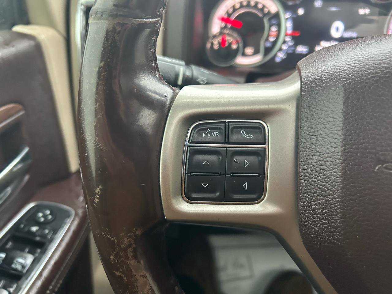 Used 2013 RAM 1500 Laramie w/ Convenience Group AWD/4WD image 18