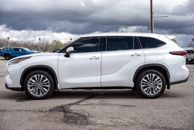 Used 2024 Toyota Highlander Platinum AWD/4WD image 8