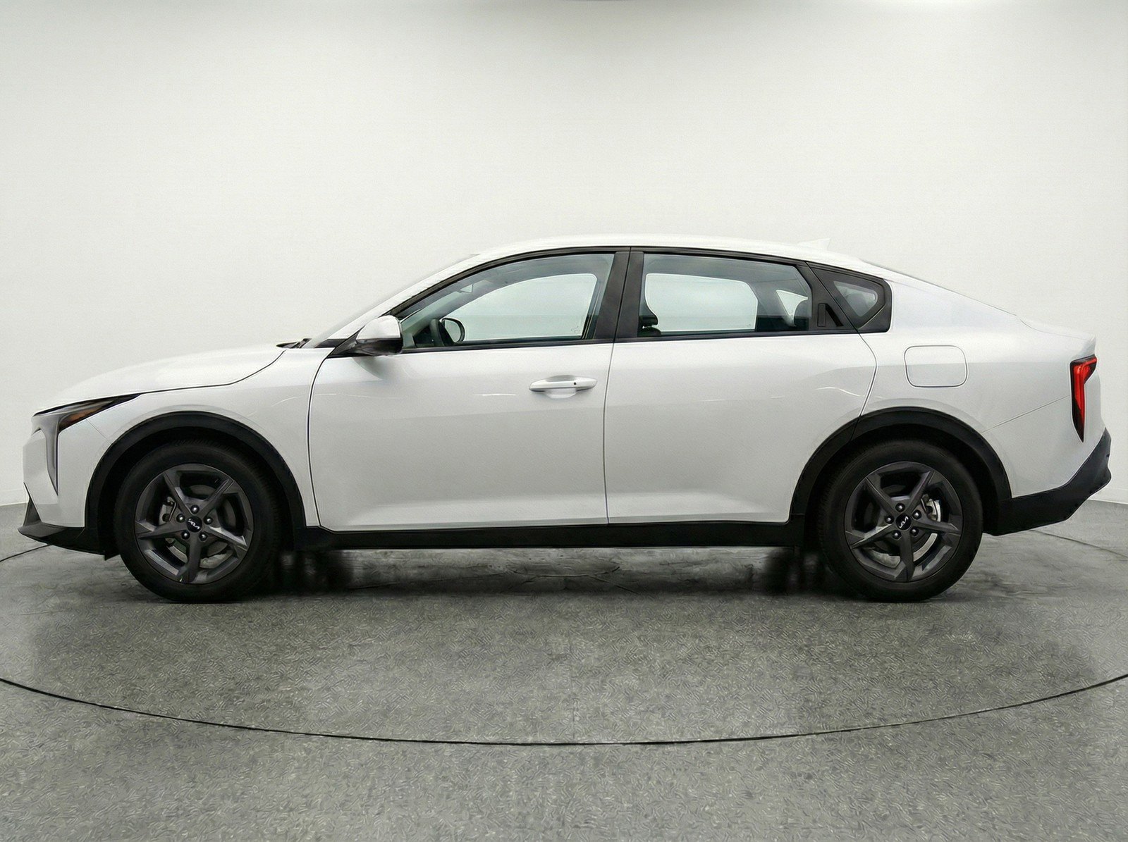 Used 2025 Kia K4 LXS FWD image 5