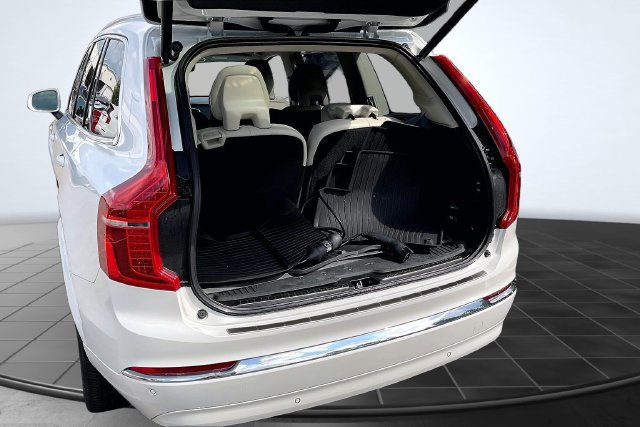 Certified 2024 Volvo XC90 T8 Ultimate w/ Protection Package Premier AWD/4WD image 6