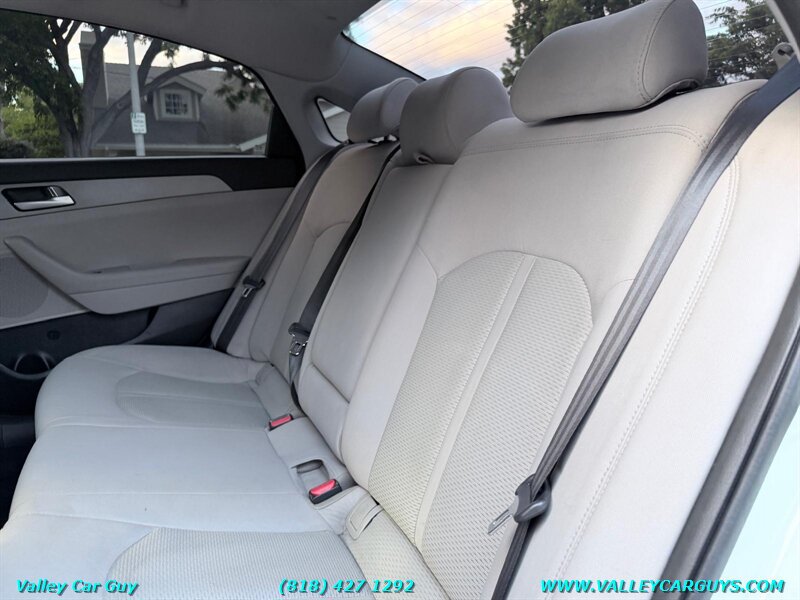 Used 2016 Hyundai Sonata SE FWD image 18