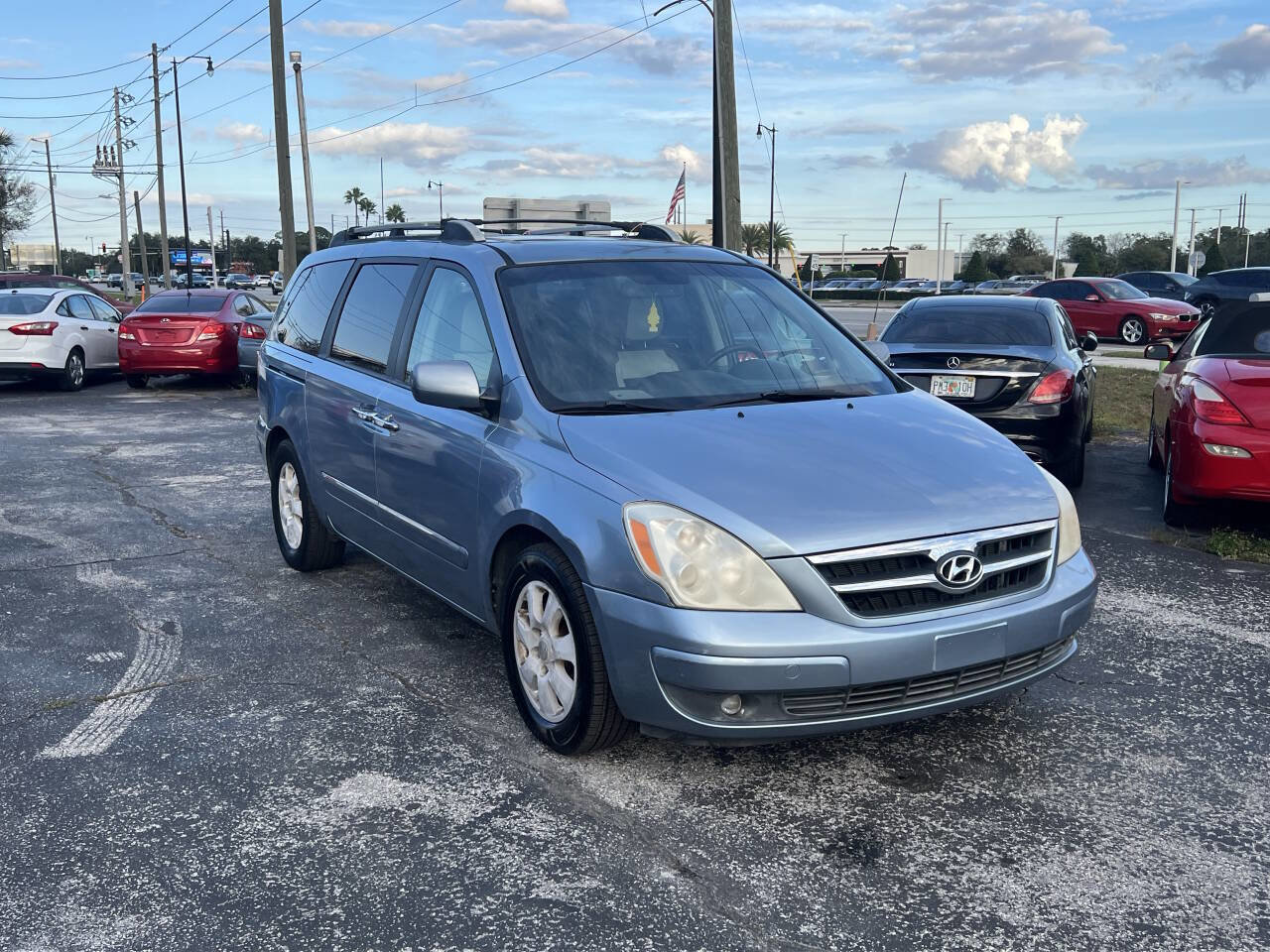 Used 2007 Hyundai Entourage Limited image 2