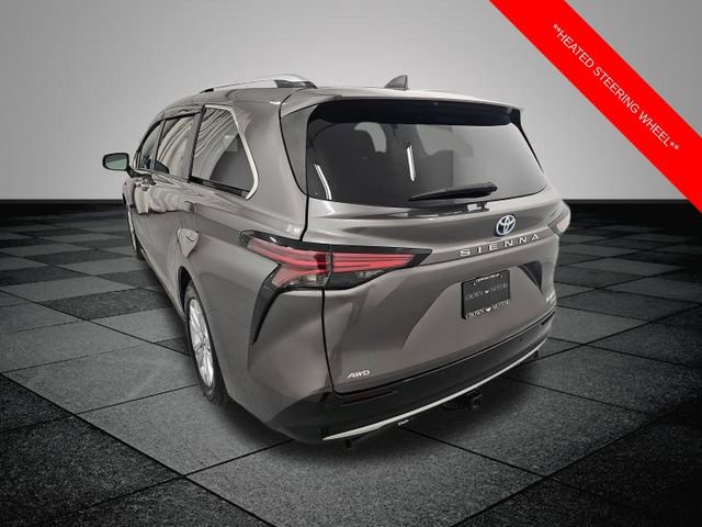 Used 2023 Toyota Sienna Platinum image 4