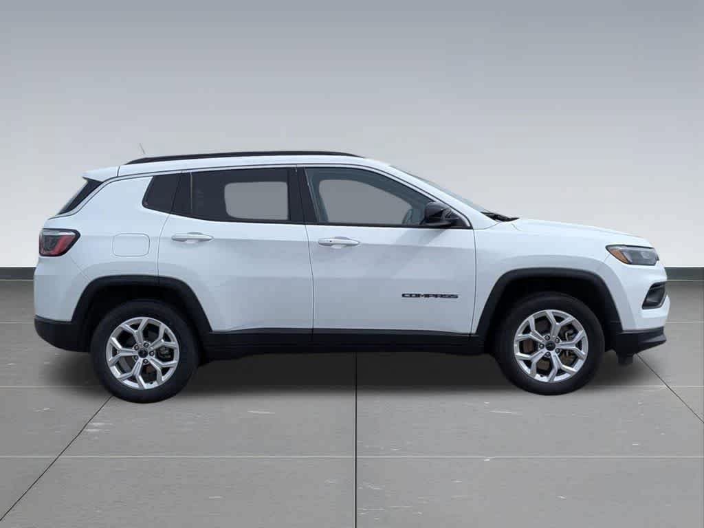 Certified 2025 Jeep Compass Latitude AWD/4WD image 6