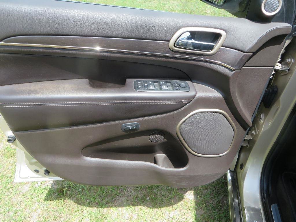 Used 2014 Jeep Grand Cherokee Summit AWD/4WD image 12