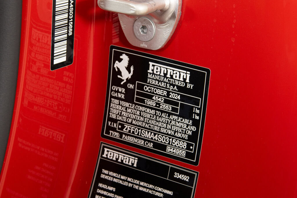 Used 2025 Ferrari 296 GTS RWD image 30