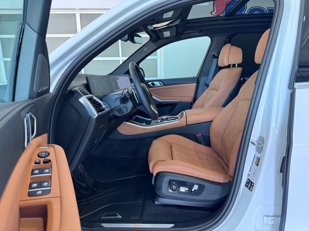 Used 2024 BMW X5 xDrive40i w/ Premium Package AWD/4WD image 11
