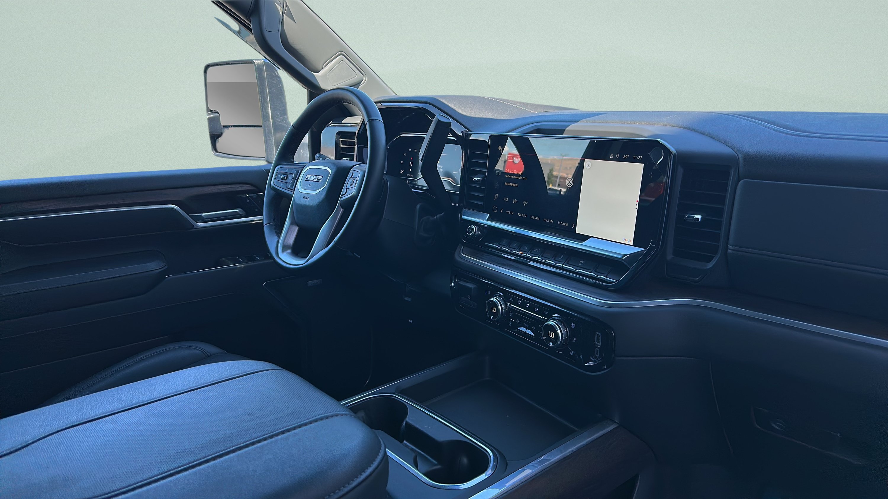 Used 2024 GMC Sierra 3500 SLT w/ SLT Premium Package AWD/4WD image 28