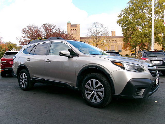 Used 2020 Subaru Outback Premium image 5