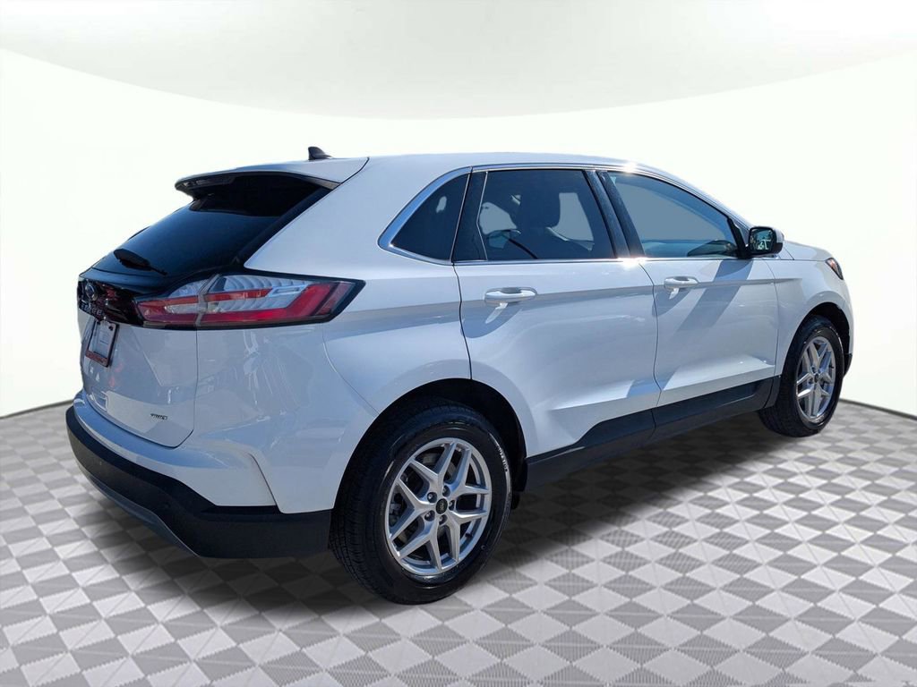 Used 2024 Ford Edge SEL AWD/4WD image 3