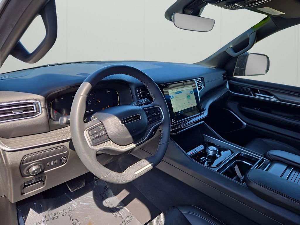 Used 2024 Jeep Wagoneer Series II w/ Flexible Seating Group AWD/4WD image 11