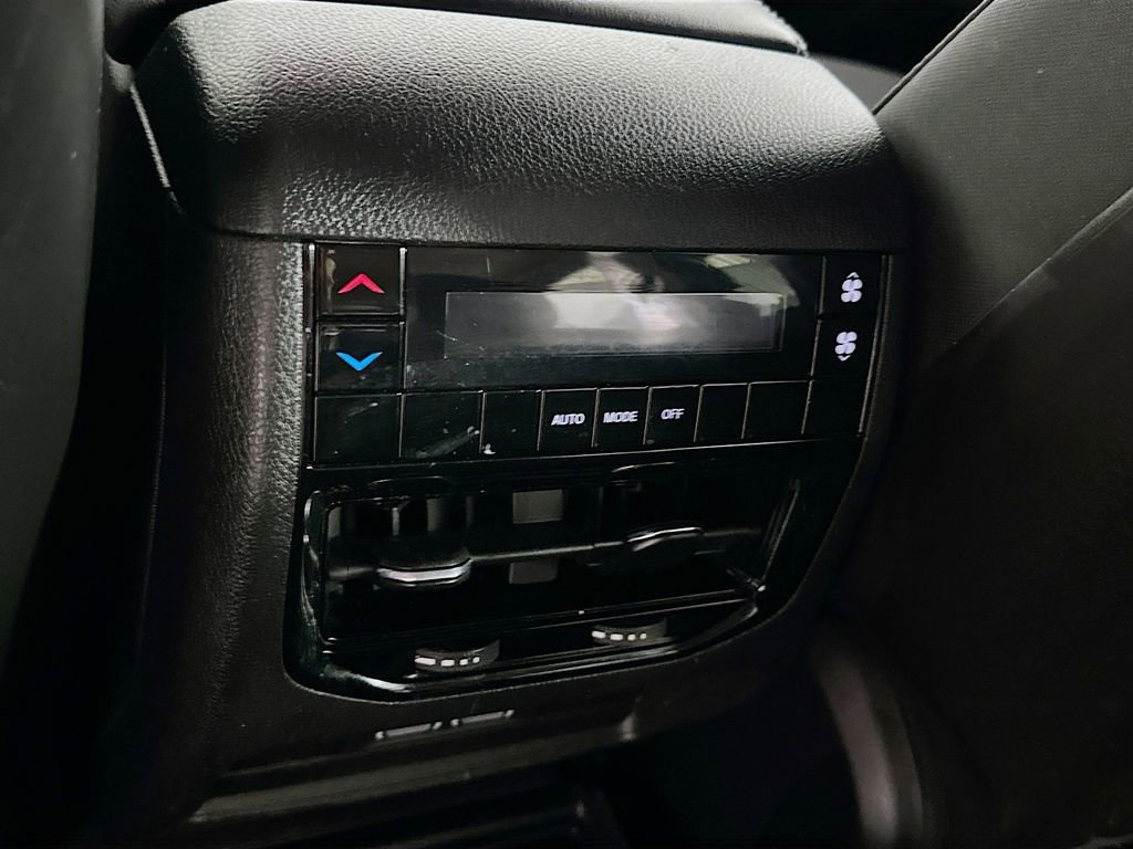 Certified 2023 Jeep Grand Cherokee L Laredo image 34