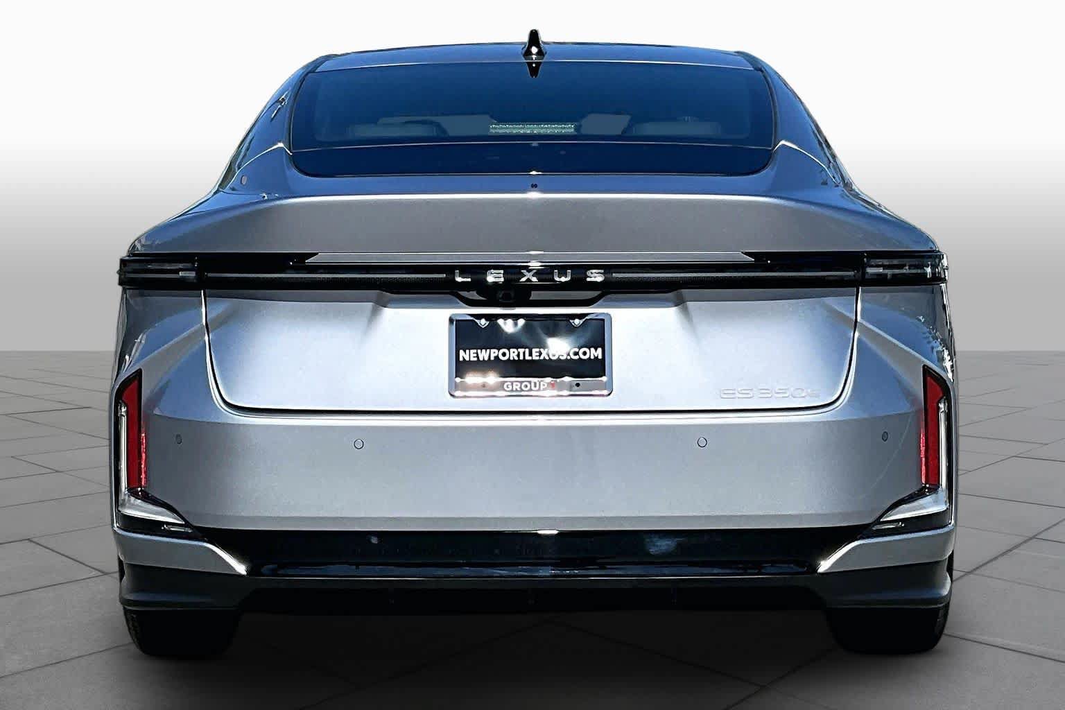 New 2026 Lexus ES 350e w/ Convenience Package FWD image 4
