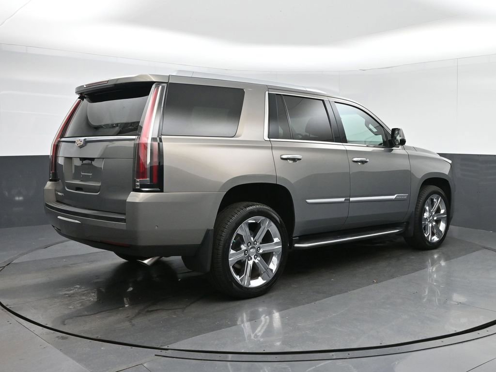 Used 2017 Cadillac Escalade Premium Luxury image 7