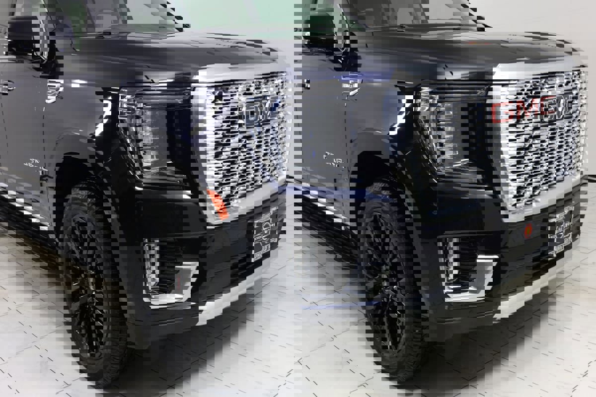 Used 2023 GMC Yukon XL Denali w/ LPO, Floor Liner Package image 38