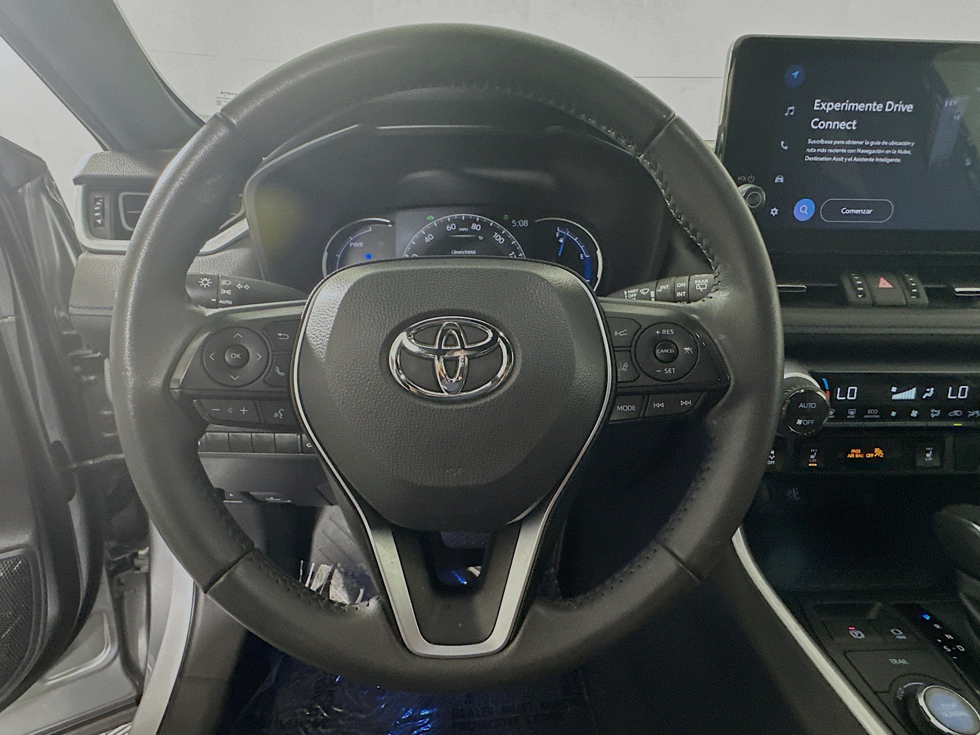 Used 2024 Toyota RAV4 XSE AWD/4WD image 15