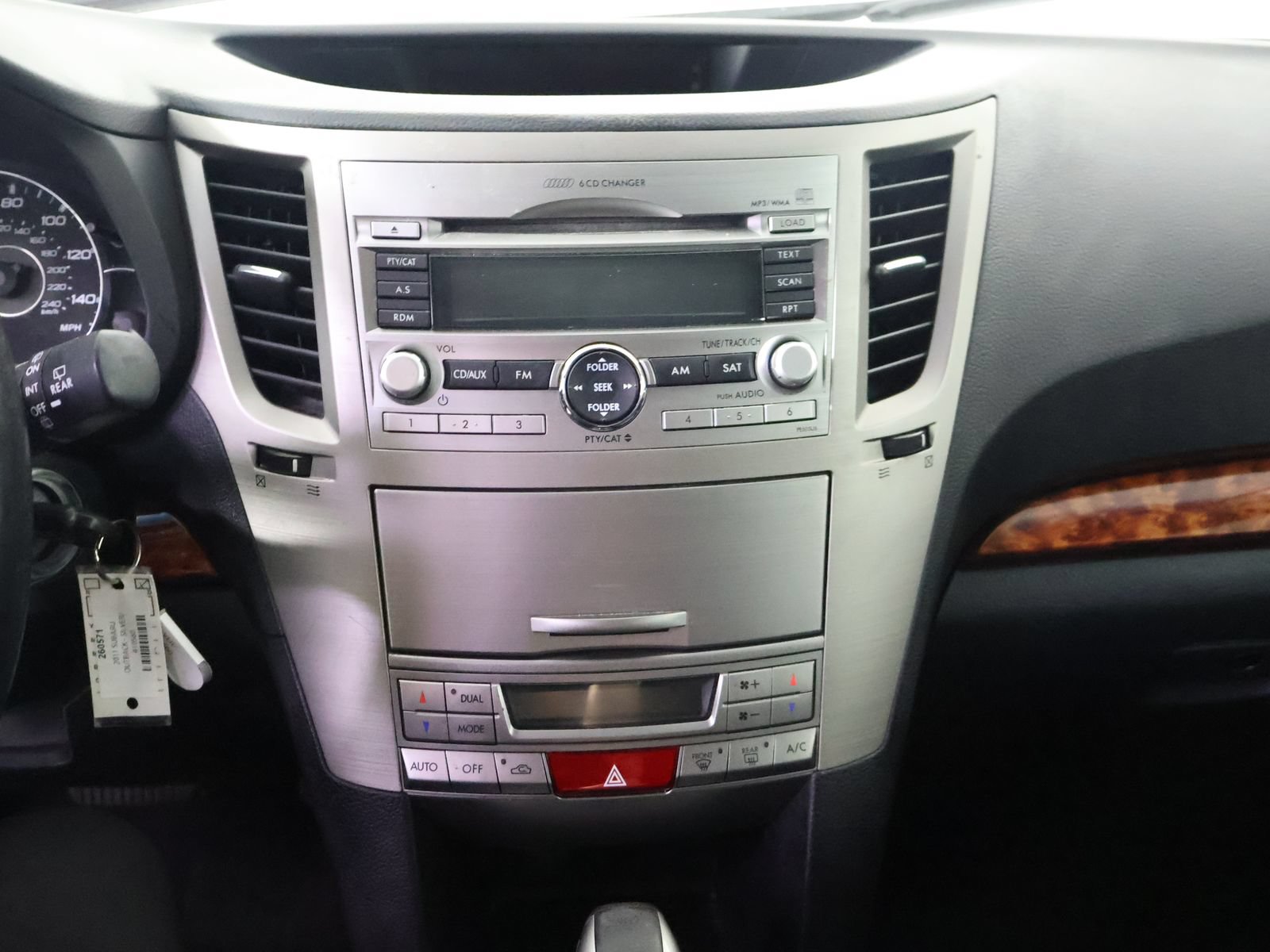 Used 2011 Subaru Outback 2.5i Limited w/ PWR Moonroof Pkg AWD/4WD image 31