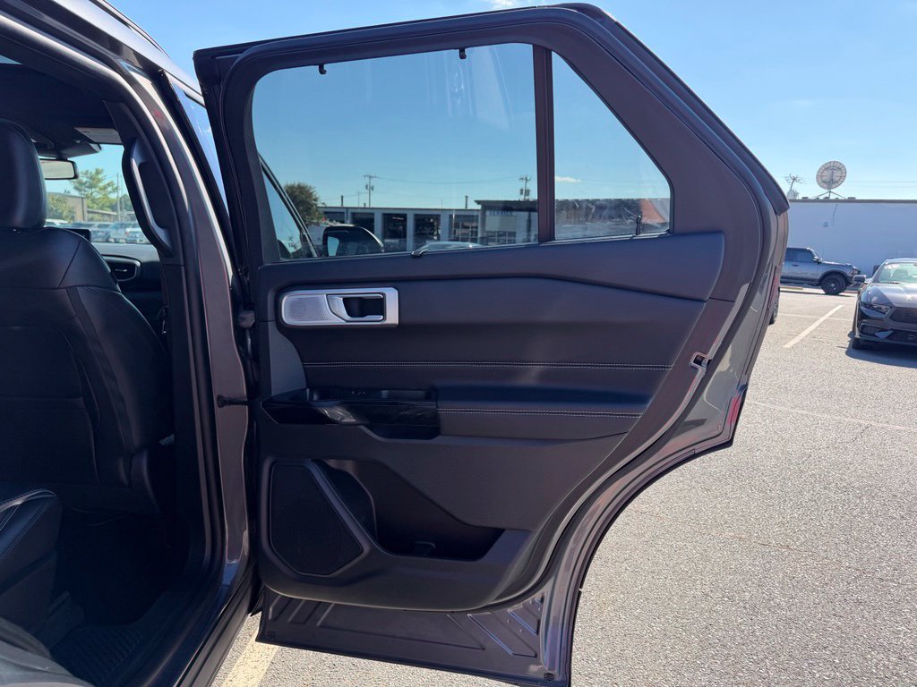 Used 2023 Ford Explorer ST w/ Equipment Group 401A AWD/4WD image 35