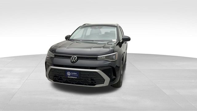 Certified 2025 Volkswagen Taos SE image 8