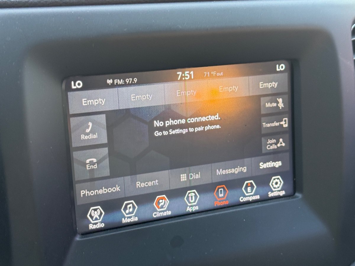 Used 2019 Jeep Compass Latitude FWD image 31