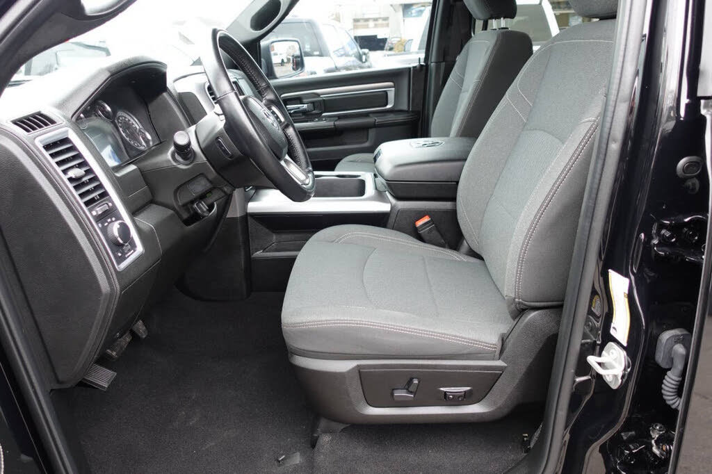 Used 2023 RAM 1500 Warlock AWD/4WD image 18