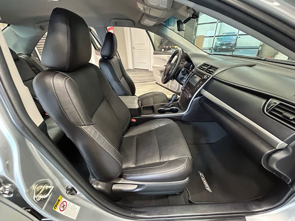 Used 2015 Toyota Camry SE FWD image 37