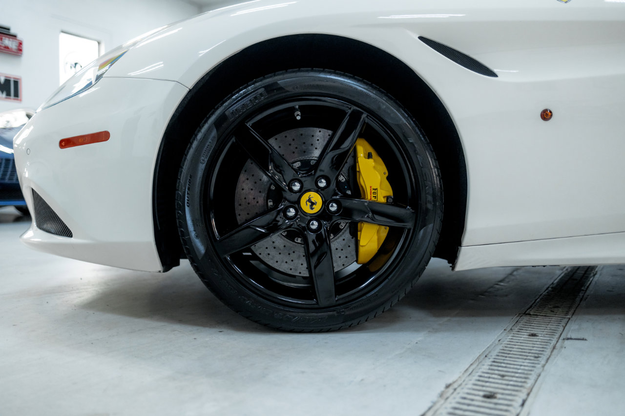 Used 2016 Ferrari California T image 36