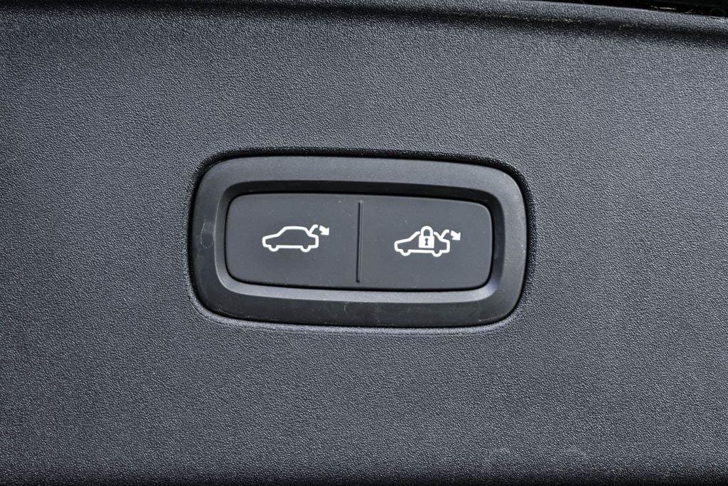 Certified 2025 Volvo EX90 Plus AWD/4WD image 34
