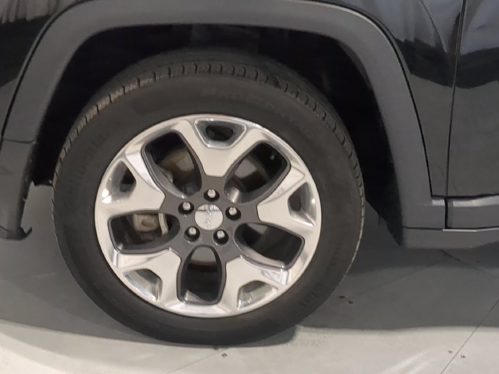 Used 2019 Jeep Compass Limited AWD/4WD image 17