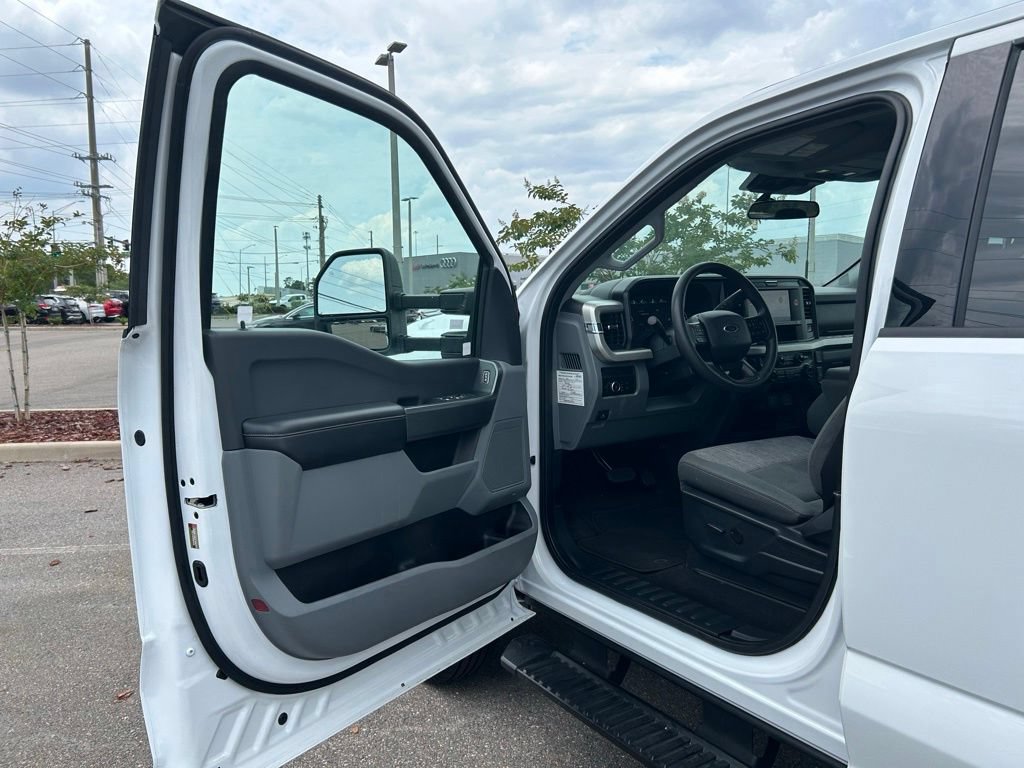 Used 2025 Ford F350 XLT AWD/4WD image 17