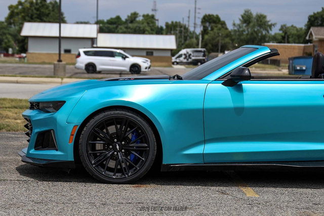 Used 2019 Chevrolet Camaro ZL1 RWD image 4