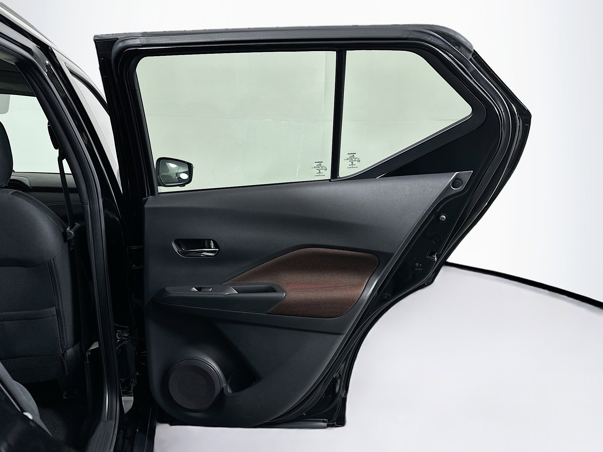 Used 2023 Nissan Kicks SR image 27