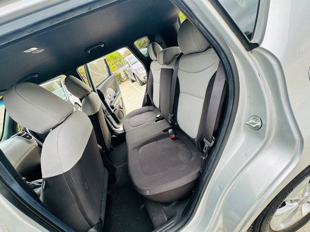 Used 2015 Kia Soul FWD image 20