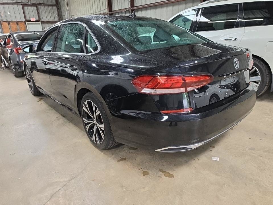 Used 2021 Volkswagen Passat 2.0T SE w/ Luggage Net & Mats Package FWD image 2