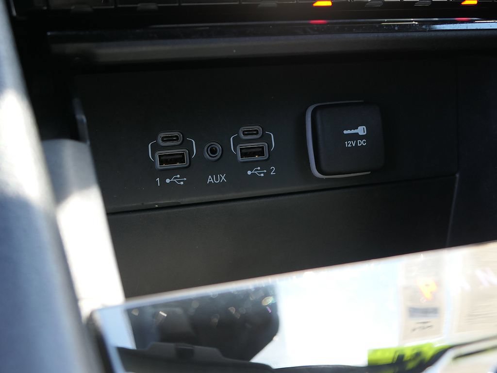 Used 2025 Jeep Grand Cherokee Laredo RWD image 20