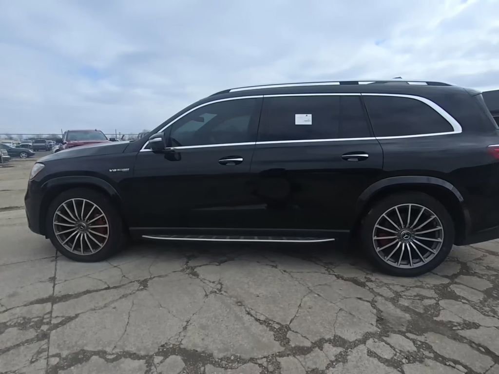 Used 2024 Mercedes-Benz GLS 63 AMG 4MATIC image 2