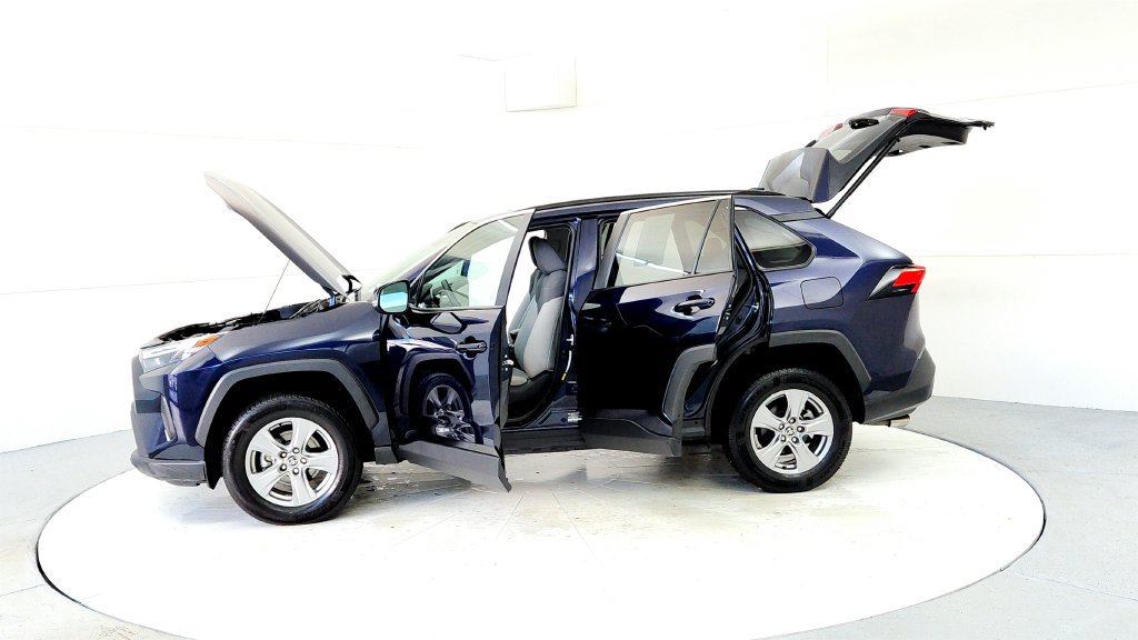 Used 2025 Toyota RAV4 XLE w/ Convenience Package AWD/4WD image 10