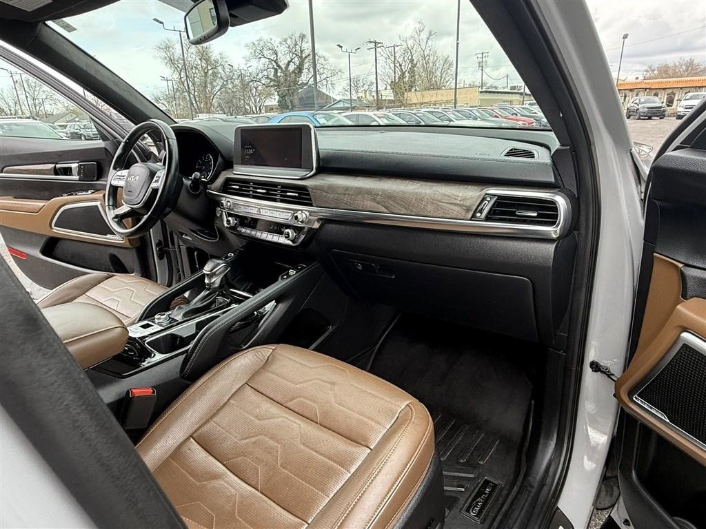 Used 2022 Kia Telluride SX w/ SX Prestige Package image 25
