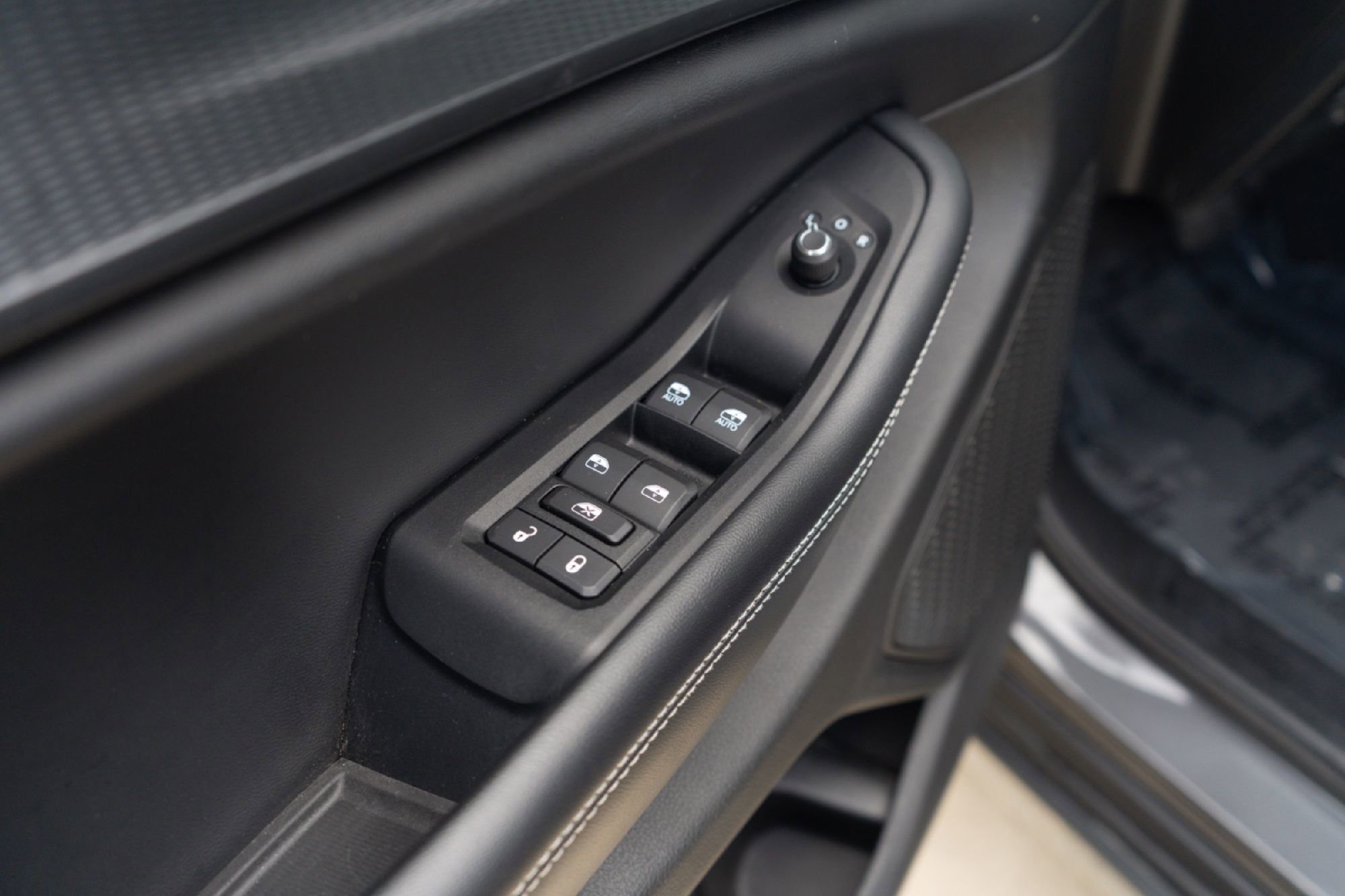 Used 2023 Jeep Grand Cherokee Altitude AWD/4WD image 19