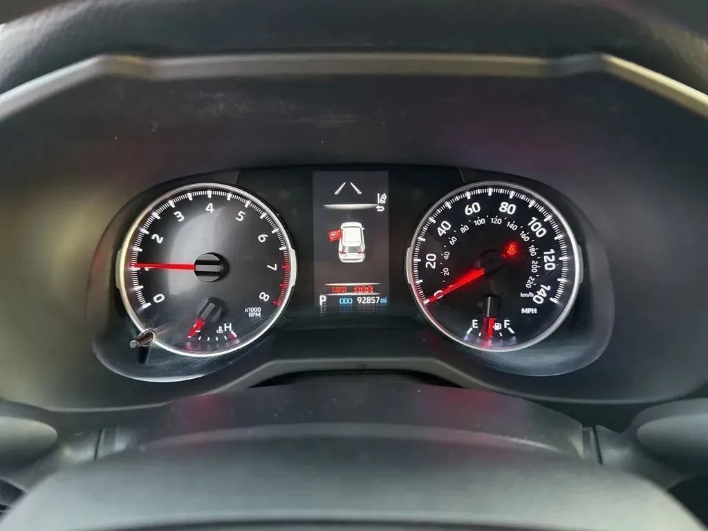 Used 2022 Toyota RAV4 LE image 16