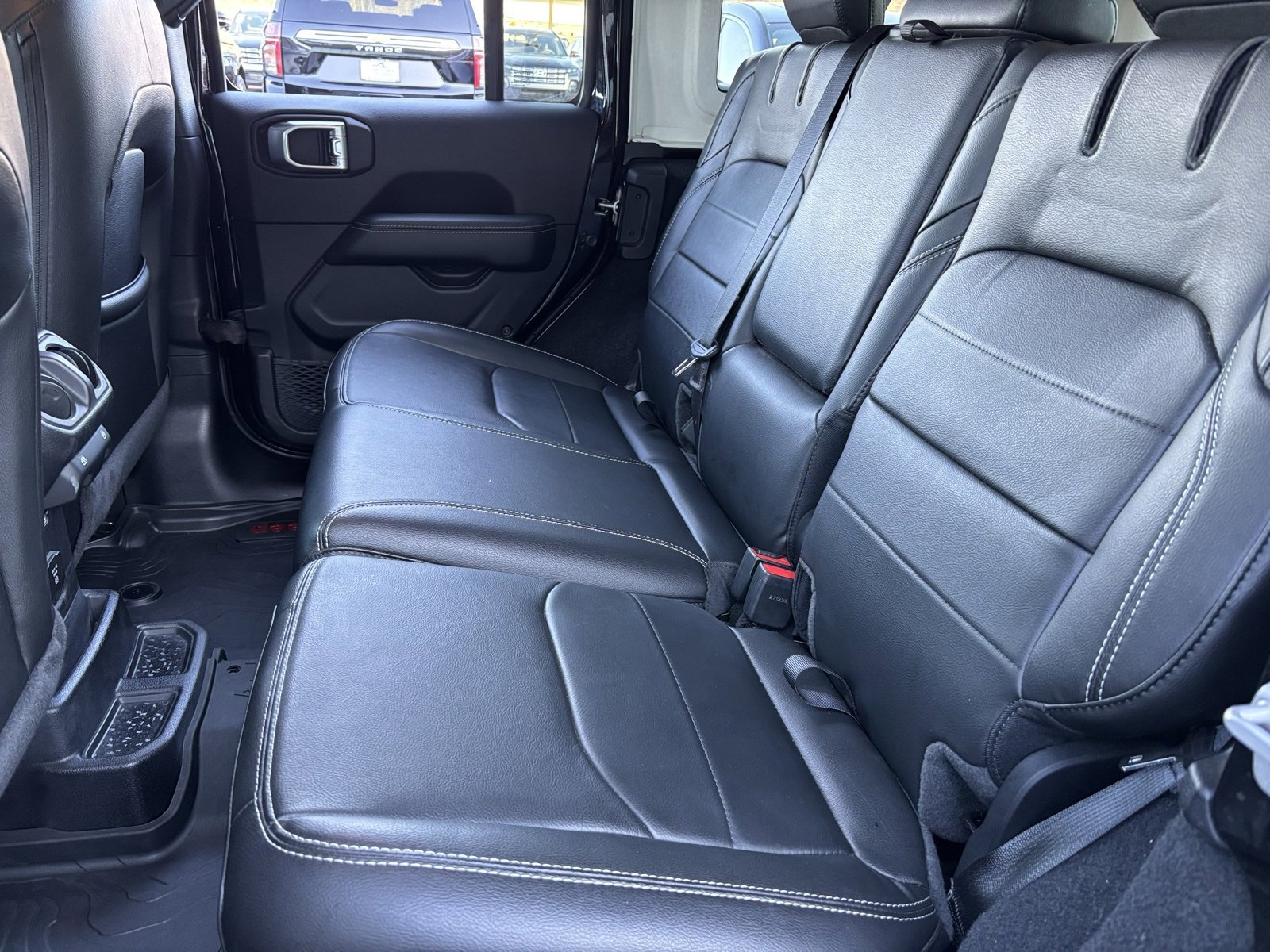 Used 2022 Jeep Wrangler Unlimited Sahara w/ Cold Weather Group image 19