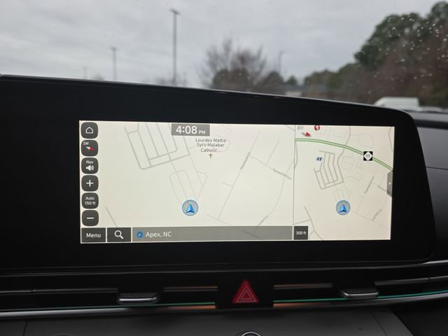 Certified 2024 Hyundai Elantra Limited image 34